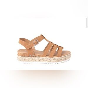 NWT Sarah Jayne Girls Trader-S Sandals